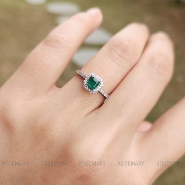 Emerald Ring, 14K White Gold, N.Dimamond 1.2mm